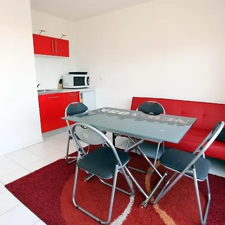 Apartament 2 P, Piscine, Terrasse, Apercu Mer, Proximite Cannes, Antibes, Monaco *