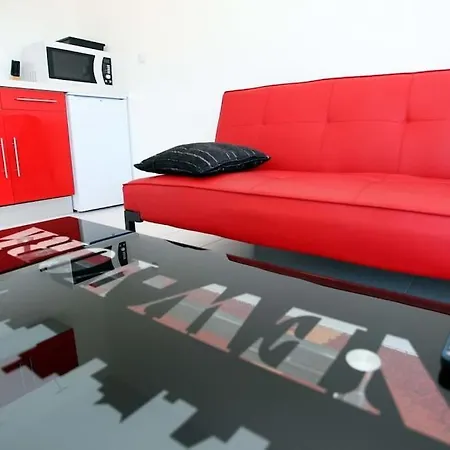 Appartement 2 P, Piscine, Terrasse, Apercu Mer, Proximite Cannes, Antibes, Monaco