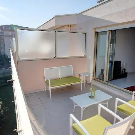 2 P, Piscine, Terrasse, Apercu Mer, Proximite Cannes, Antibes, Monaco Appartement