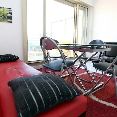 Appartement 2 P, Piscine, Terrasse, Apercu Mer, Proximite Cannes, Antibes, Monaco