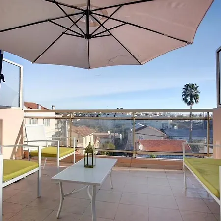 Appartement 2 P, Piscine, Terrasse, Apercu Mer, Proximite Cannes, Antibes, Monaco *